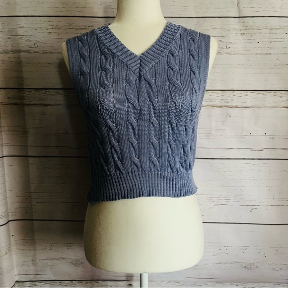 Cable Knit Sweater Vest - Picture 2 of 6